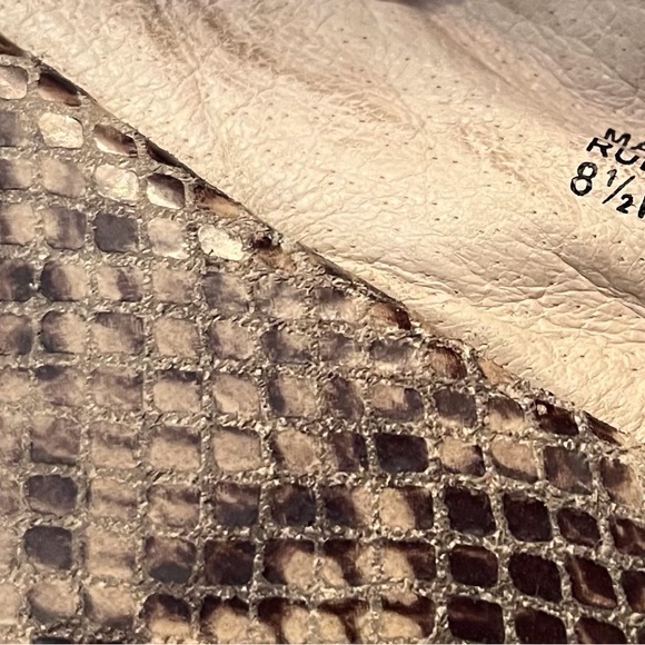 Micheal Kors flip flops sandals 8.5B - Picture 2 of 5